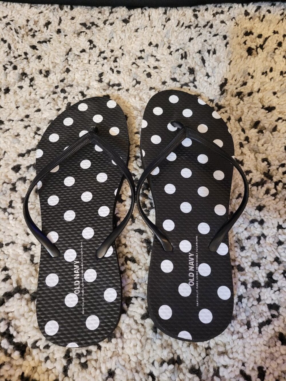❤️2 Ads/$20 - Old Navy Patterned Thong Flip Flops - Black/White Polka Dot